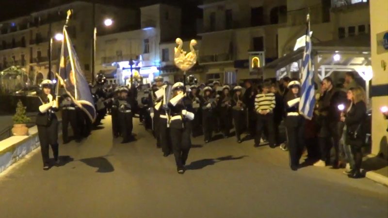 Δημοτική Φιλαρμονική Πύλου Νέστορος - Περιφορά Επιταφίου - Πάσχα 2015